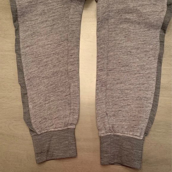 Lululemon gray jogger sweatpants size 4. EUC. - Picture 3 of 13